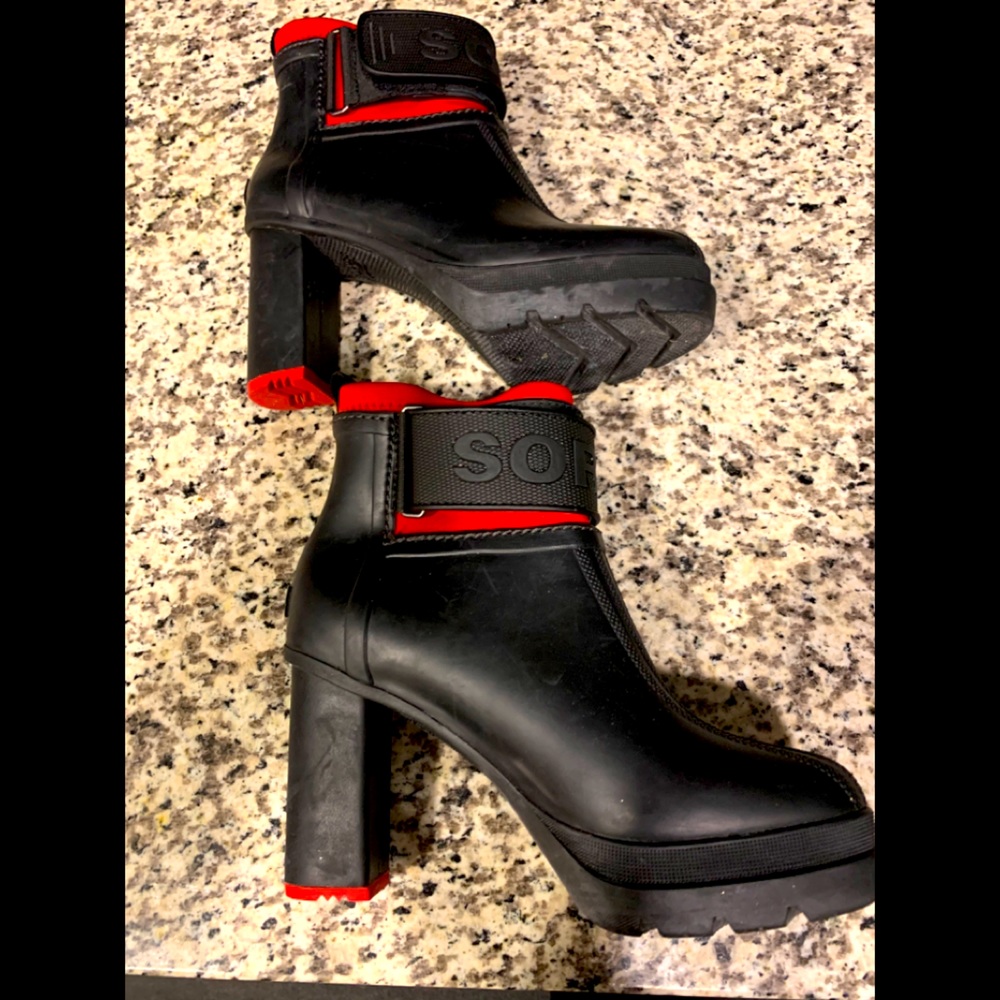 Sorel Women’s Rubber Heels SZ 8